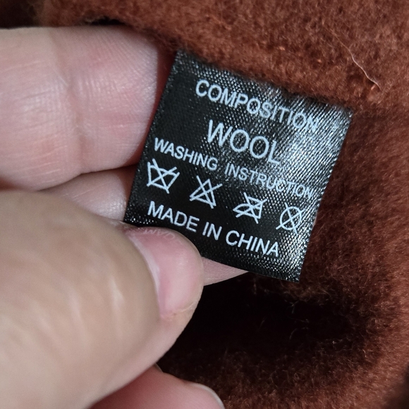 Wool Fox Ears Rust Painter Beret - Picture 6 of 7